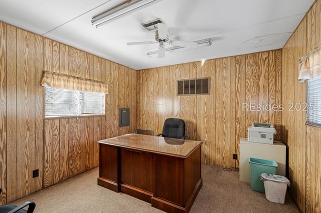 1827 Ribaut Rd, Port Royal, SC 29935