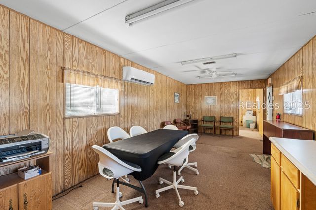 1827 Ribaut Rd, Port Royal, SC 29935