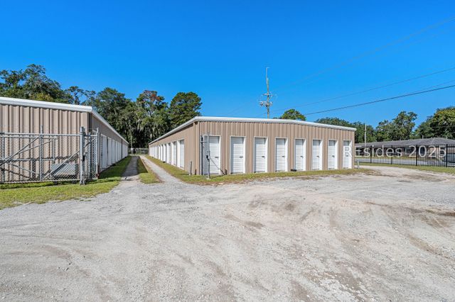 1827 Ribaut Rd, Port Royal, SC 29935