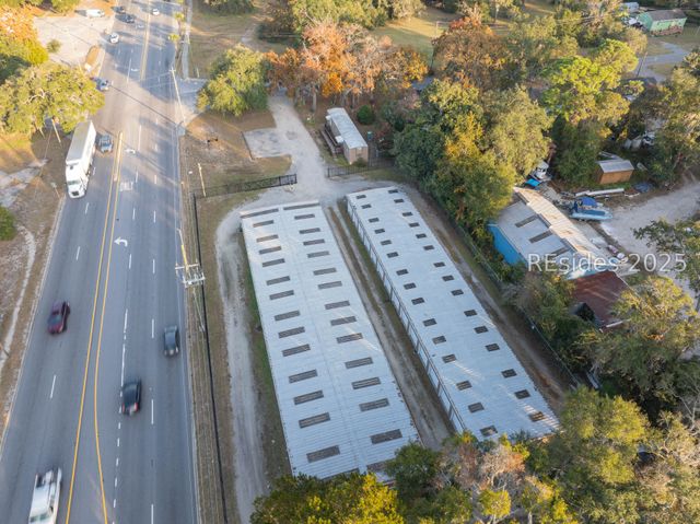 1827 Ribaut Rd, Port Royal, SC 29935