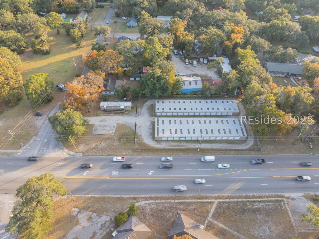 1827 Ribaut Rd, Port Royal, SC 29935