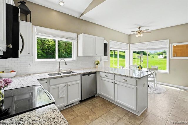 6030 N Bryan, White Lake, MI 48383