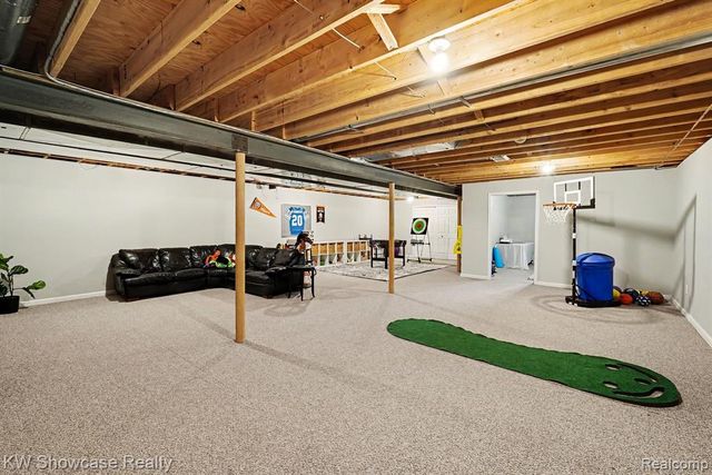 6030 N Bryan, White Lake, MI 48383