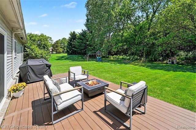 6030 N Bryan, White Lake, MI 48383
