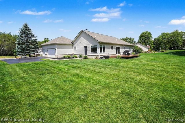 6030 N Bryan, White Lake, MI 48383