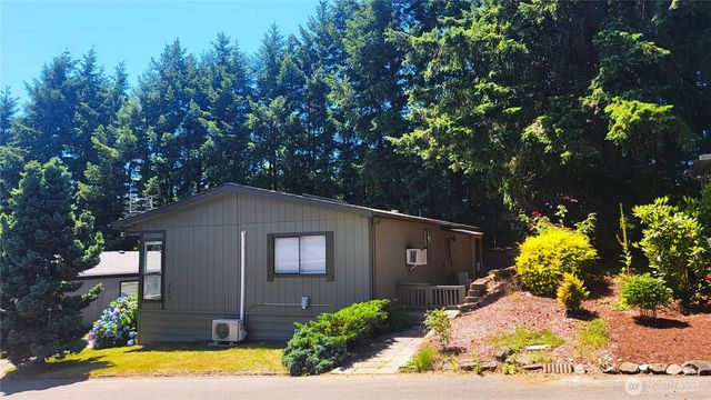 869 Mahogany Lane NW, Silverdale, WA 98383