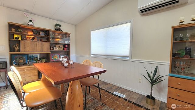 869 Mahogany Lane NW, Silverdale, WA 98383