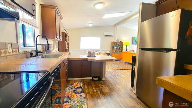 869 Mahogany Lane NW, Silverdale, WA 98383