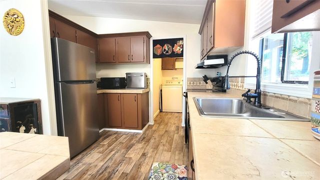 869 Mahogany Lane NW, Silverdale, WA 98383