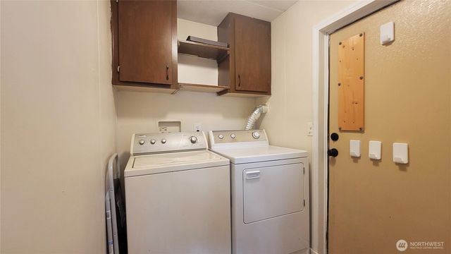 869 Mahogany Lane NW, Silverdale, WA 98383