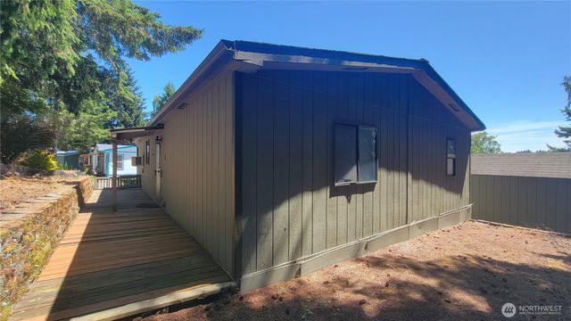 869 Mahogany Lane NW, Silverdale, WA 98383