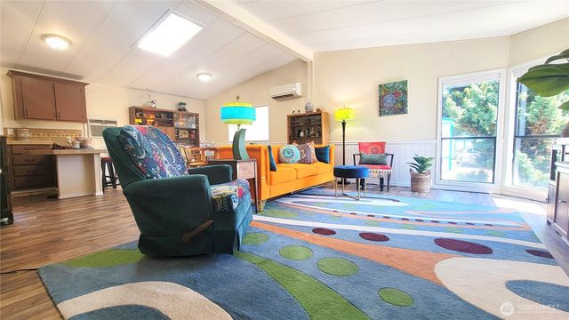 869 Mahogany Lane NW, Silverdale, WA 98383