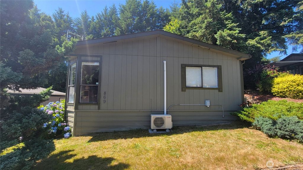 869 Mahogany Lane NW, Silverdale, WA 98383