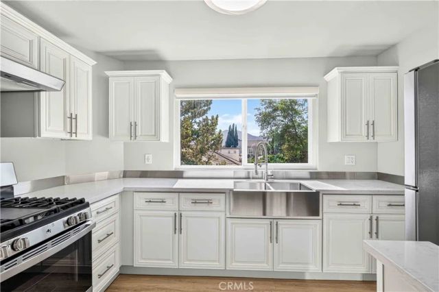 317 W Acacia 4, Glendale, CA 91204