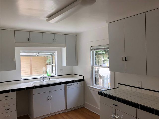 1085 LOMA Drive, Hermosa Beach, CA 90254