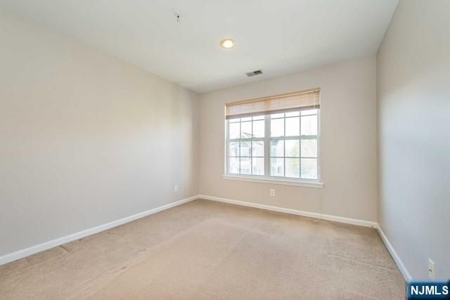 102 Lakeview Court, Pompton Lakes, NJ 07442