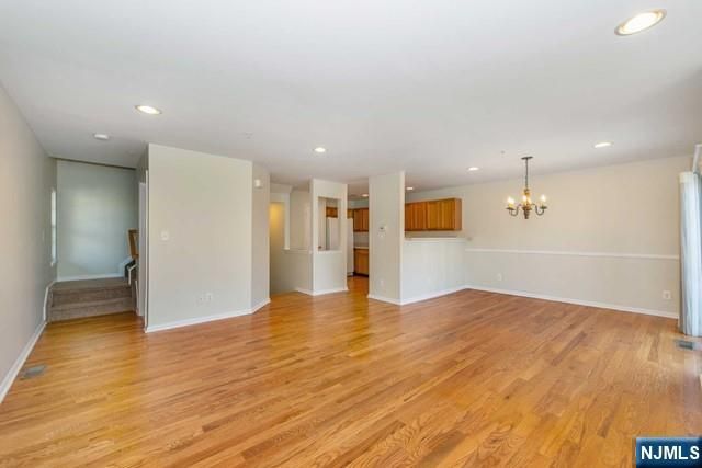 102 Lakeview Court, Pompton Lakes, NJ 07442
