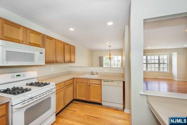 102 Lakeview Court, Pompton Lakes, NJ 07442