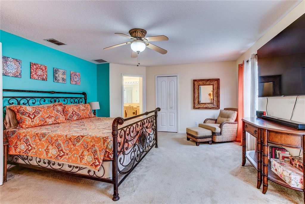 Image 21 of property listing at 1544 ECHO LAKE COURT, Orlando, FL 32828