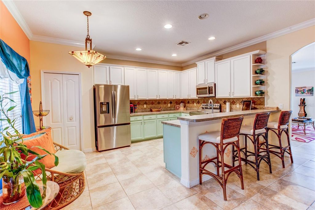 Image 8 of property listing at 1544 ECHO LAKE COURT, Orlando, FL 32828