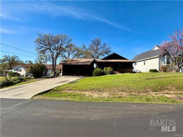 20764 Powder Horn Rd, Hidden Valley Lake, CA 95467