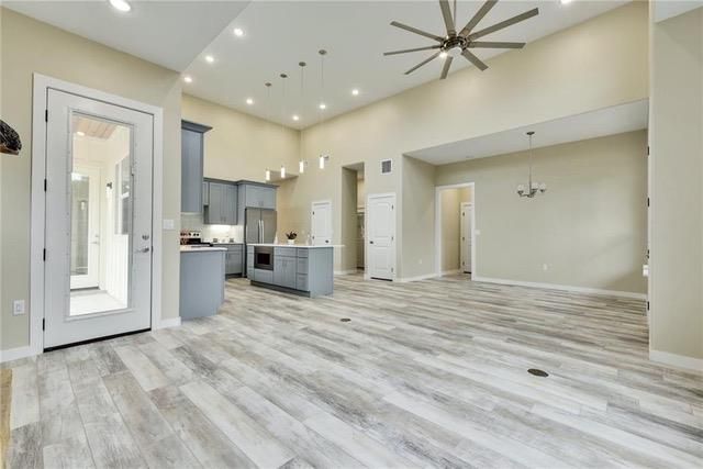 20401 Rockpark LN, Lago Vista, TX 78645