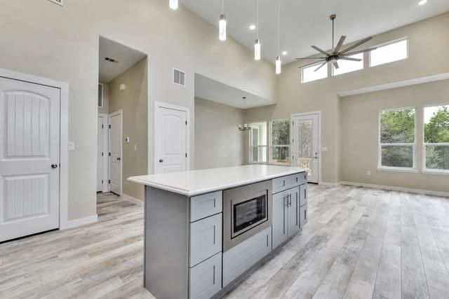 20401 Rockpark LN, Lago Vista, TX 78645