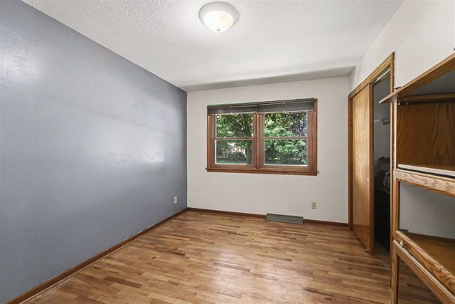 2125 Pawnee Path, Stevensville, MI 49127