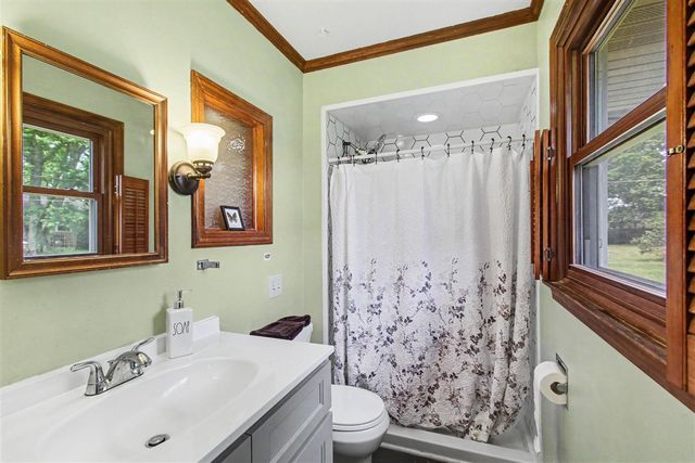 2125 Pawnee Path, Stevensville, MI 49127