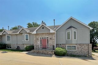 8176 Dellwood Drive, Urbandale, IA 50322