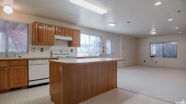 1042 E CENTER ST, Orem, UT 84097