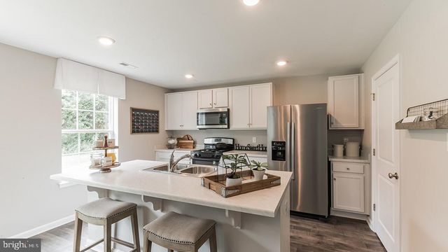 325 GRANTWAY DR, York, PA 17404