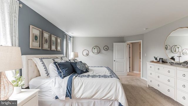 325 GRANTWAY DR, York, PA 17404