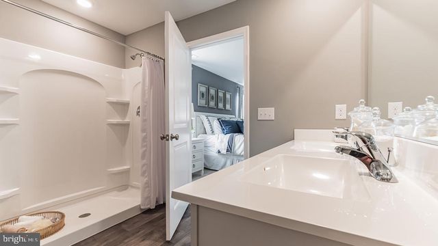 325 GRANTWAY DR, York, PA 17404