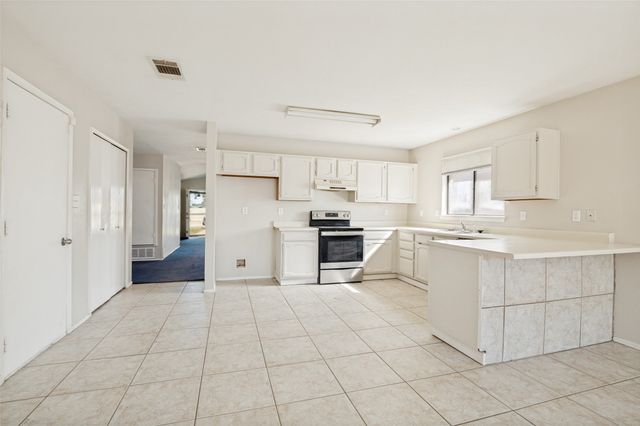 805 Whitney Street, Cedar Hill, TX 75104