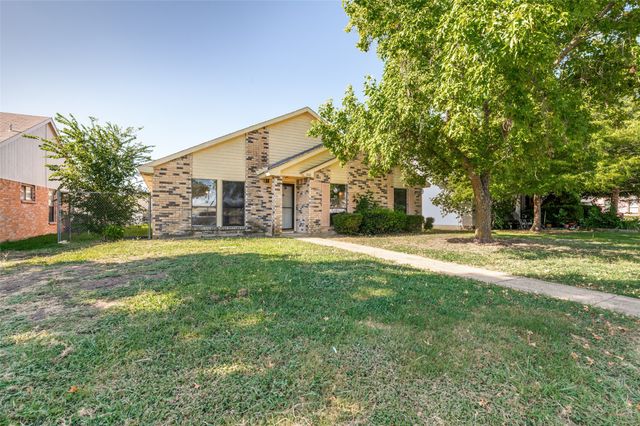 805 Whitney Street, Cedar Hill, TX 75104