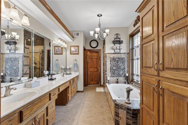 16100 E 34th Terrace, Independence, MO 64055