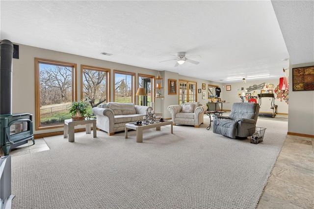 16100 E 34th Terrace, Independence, MO 64055