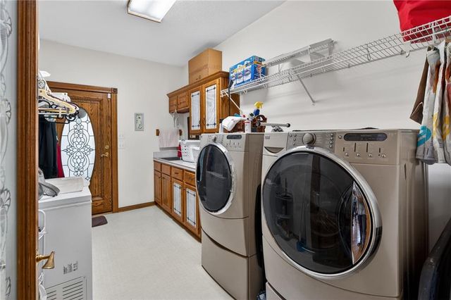 16100 E 34th Terrace, Independence, MO 64055