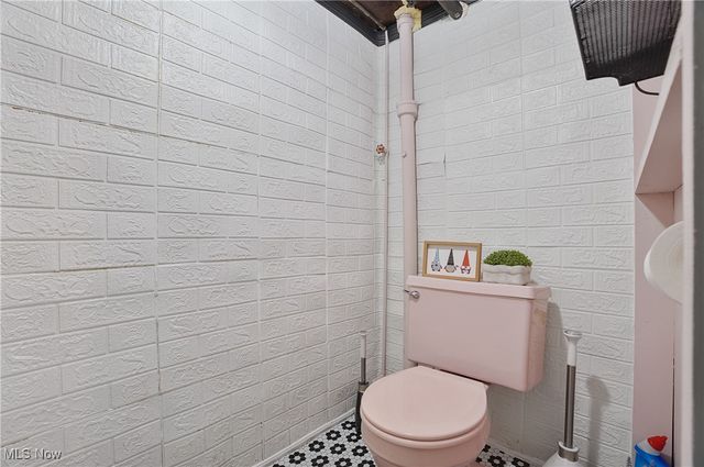 453 E Broadway Avenue, Girard, OH 44420