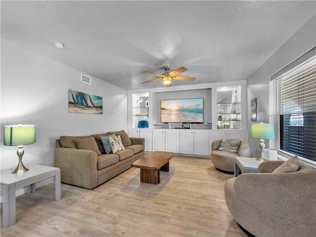 14921 Windward Dr 211, Corpus Christi, TX 78418