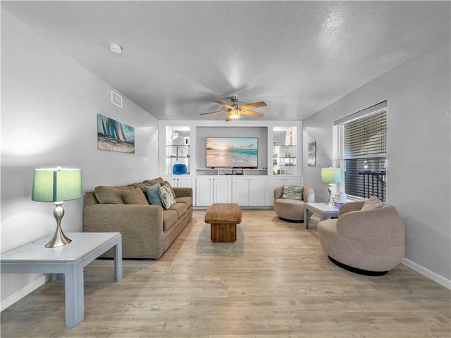 14921 Windward Dr 211, Corpus Christi, TX 78418