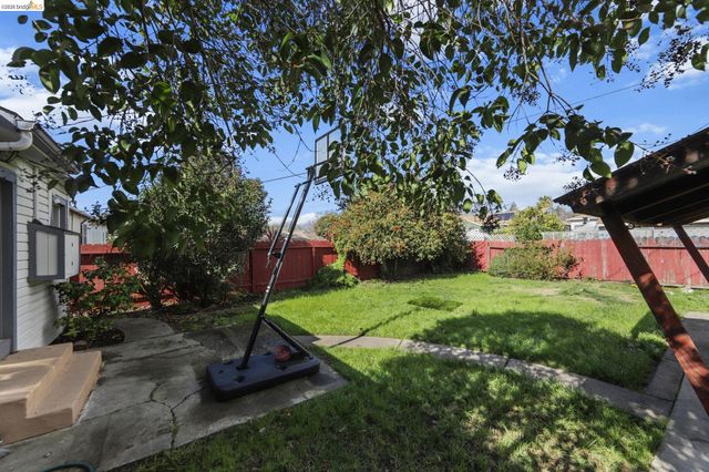 104 Foster St, Vallejo, CA 94591