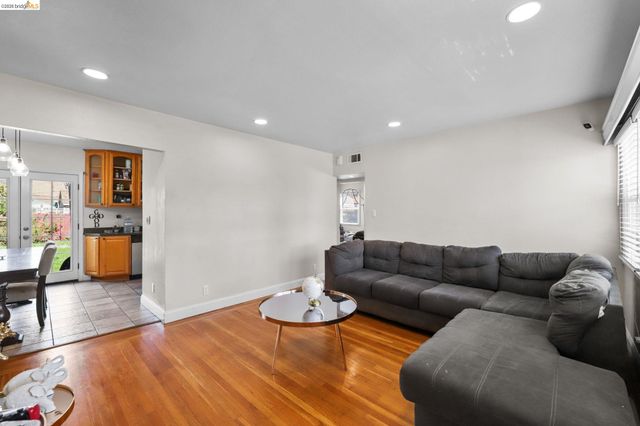 104 Foster St, Vallejo, CA 94591