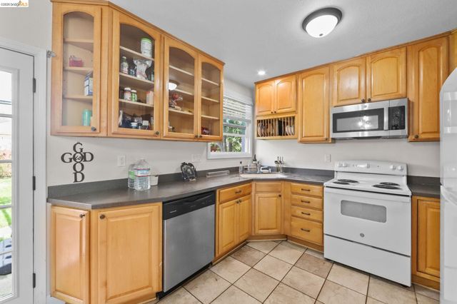 104 Foster St, Vallejo, CA 94591