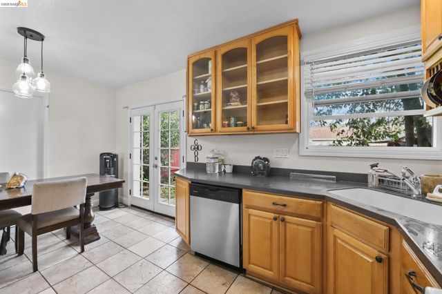 104 Foster St, Vallejo, CA 94591