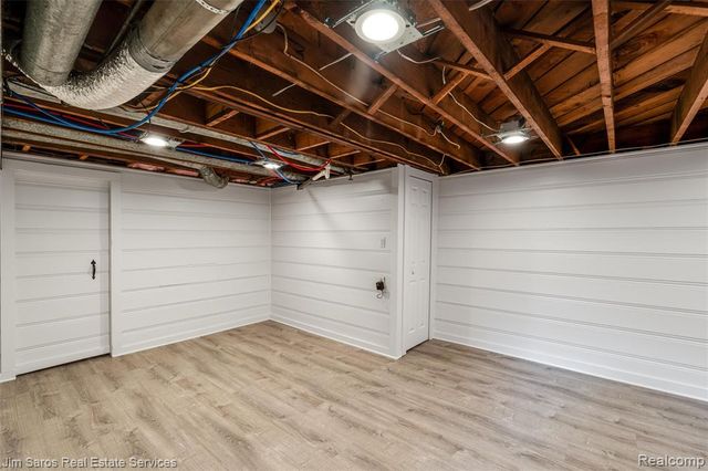 1283 E Melton Road, Birmingham, MI 48009