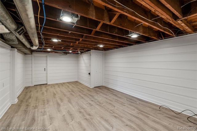 1283 E Melton Road, Birmingham, MI 48009