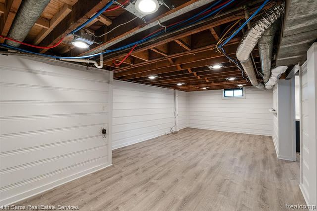 1283 E Melton Road, Birmingham, MI 48009