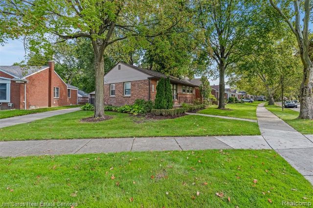 1283 E Melton Road, Birmingham, MI 48009